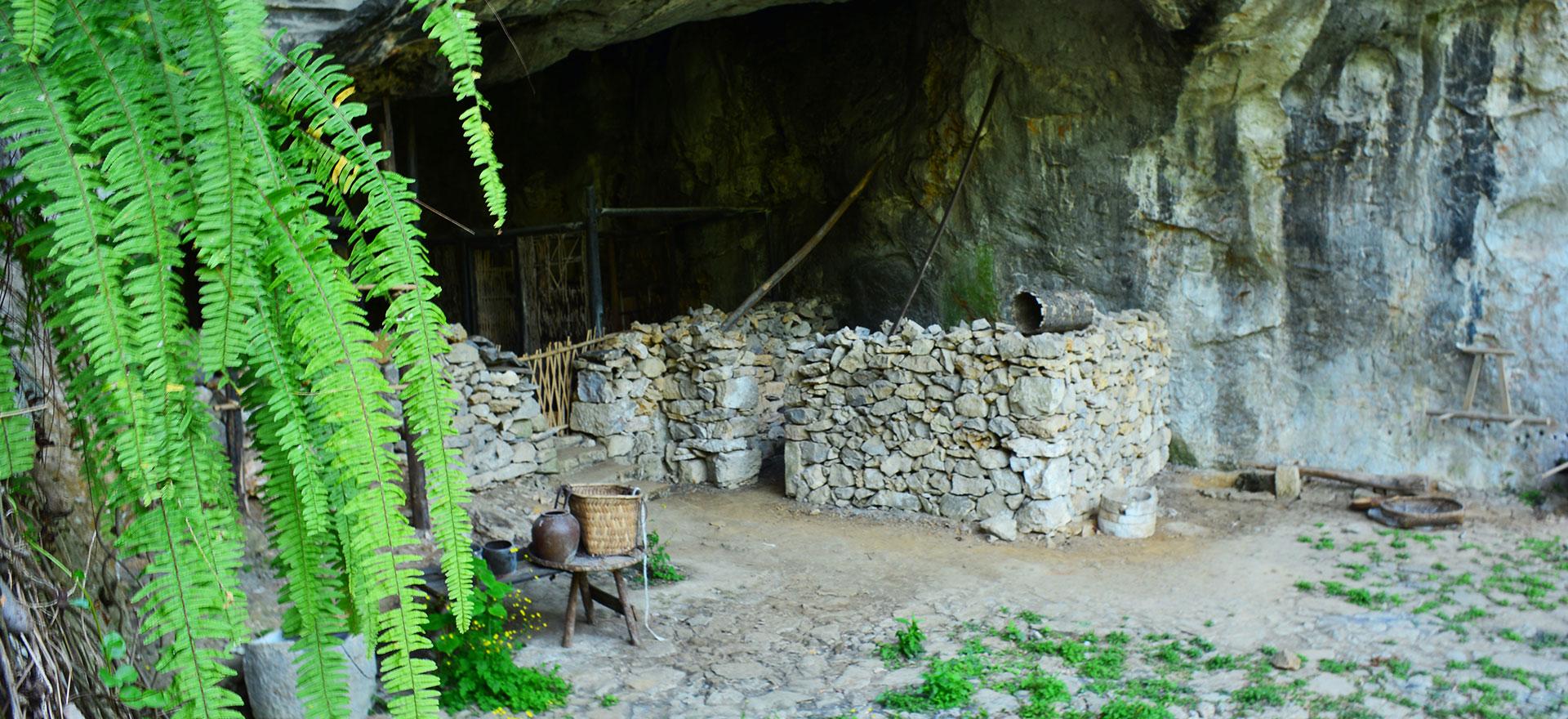 Wanjia Grotto Scenic Area