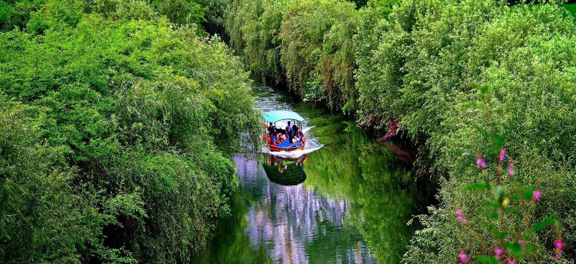 Xuantang - Tongxuan River (Boating on Tongxuan River)