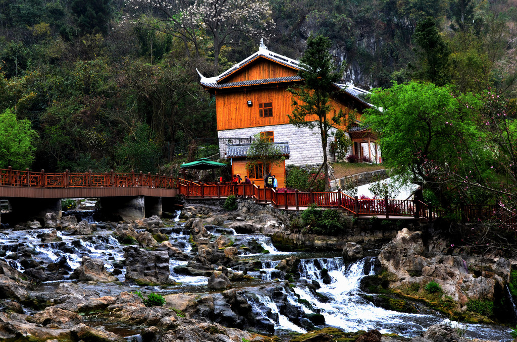 A beautiful surprise, a dreamy dragon palace, a carefree countryside trip. Ctrip. Tourist's Guide to Dragon Palace Trip