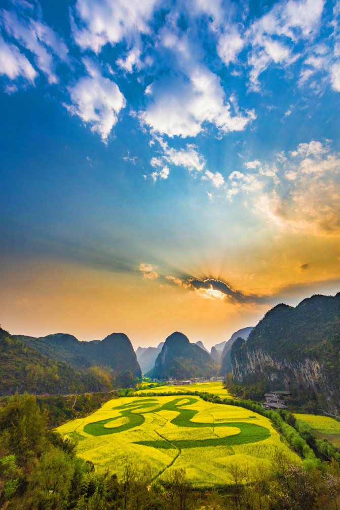The Joyful and Carefree Journey: Traveling with Qingtong Travel - Linglong Palace Tour