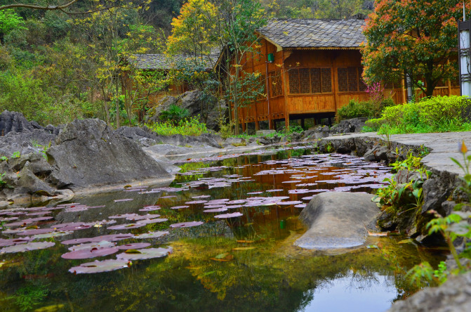 Meet the Dragon Palace. Tourist-oriented itinerary to Dragon Palace.